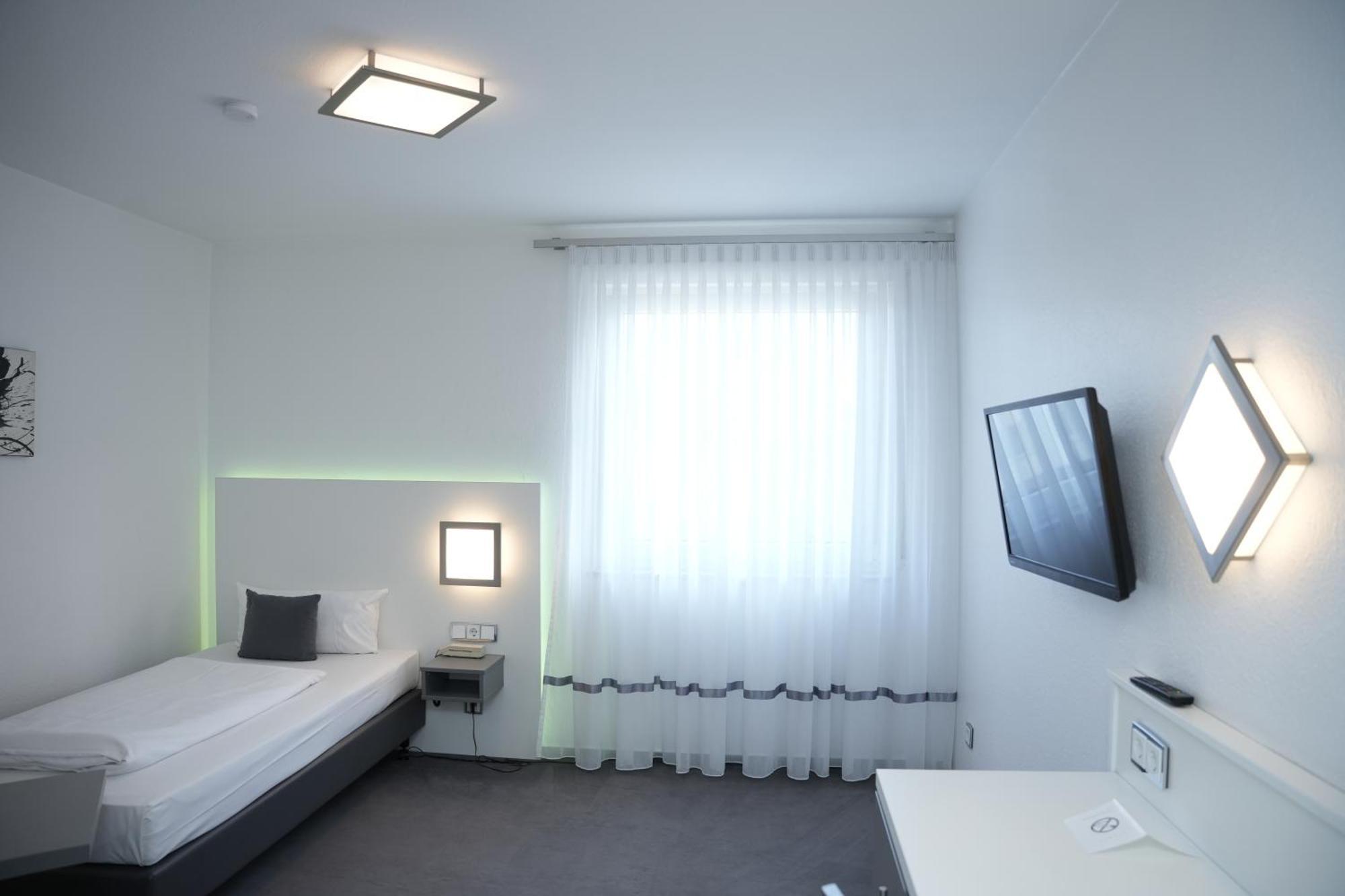 Weber Hotel Mannheim Bagian luar foto