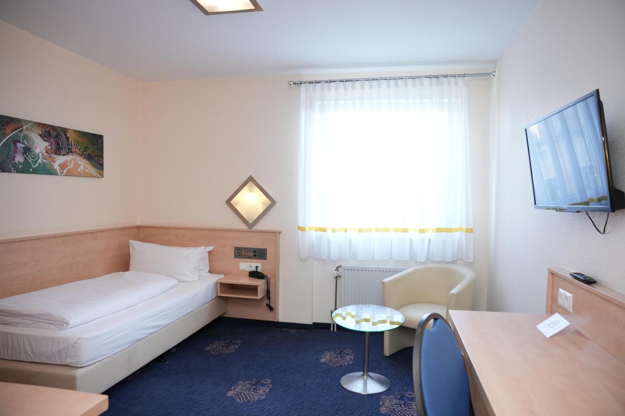 Weber Hotel Mannheim Bagian luar foto