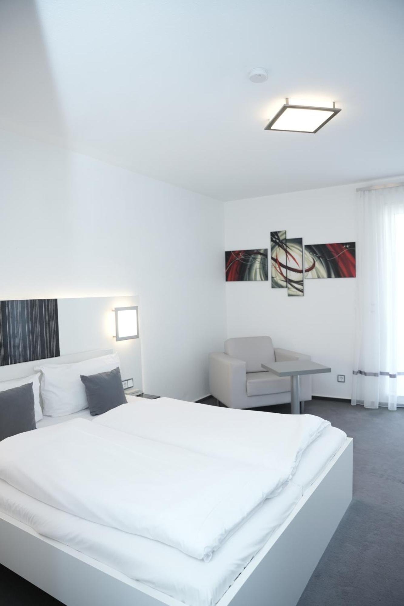 Weber Hotel Mannheim Bagian luar foto