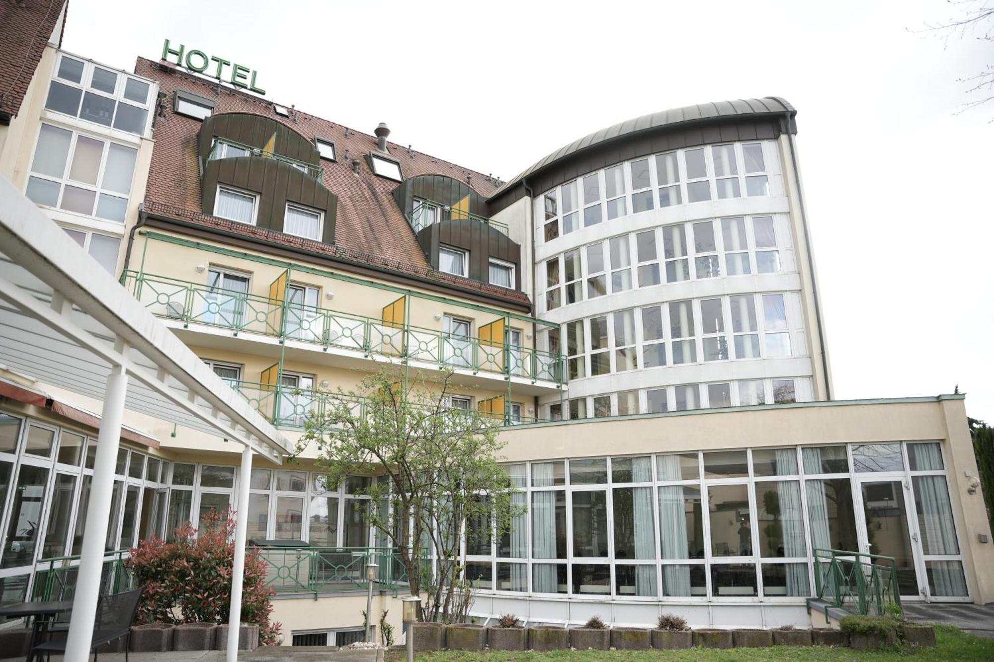 Weber Hotel Mannheim Bagian luar foto